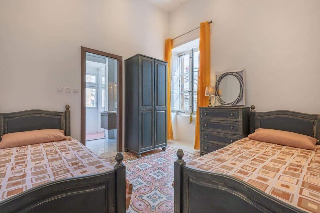 Spacious 4-Bedrooms Townhouse In Tas-سليمة المظهر الخارجي الصورة